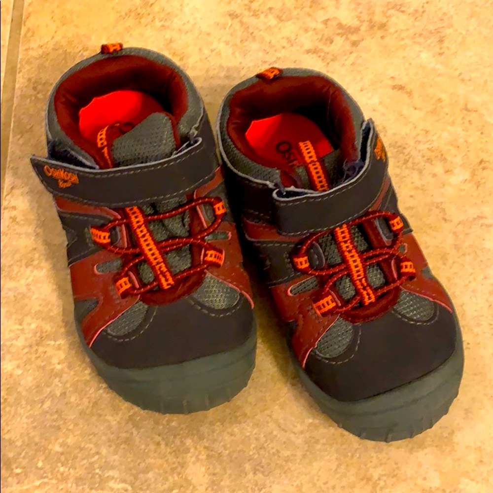 Size 11 toddler oshkosh shoes